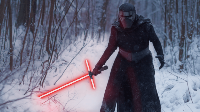 Kylo Ren z Gwiezdnych wojen w wykonaniu Wnusio Cosplay